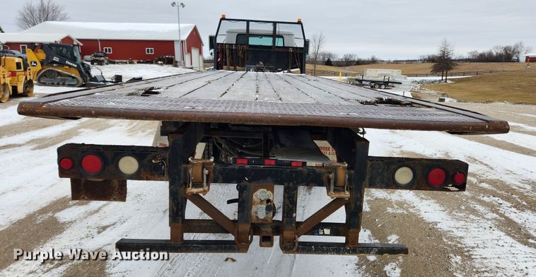 image for item KT9415 2001 International 4900  rollback truck