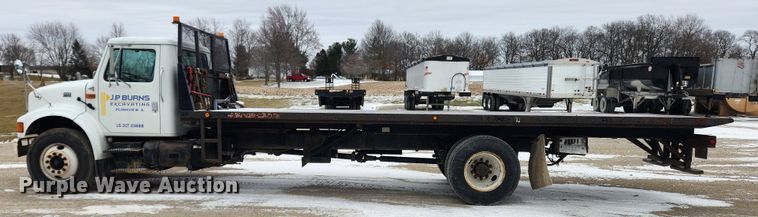 image for item KT9415 2001 International 4900  rollback truck