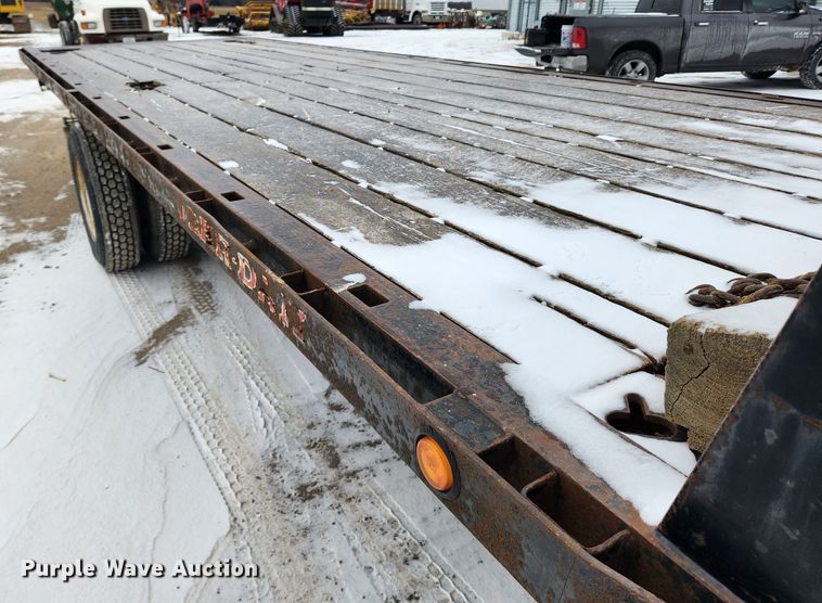 image for item KT9415 2001 International 4900  rollback truck