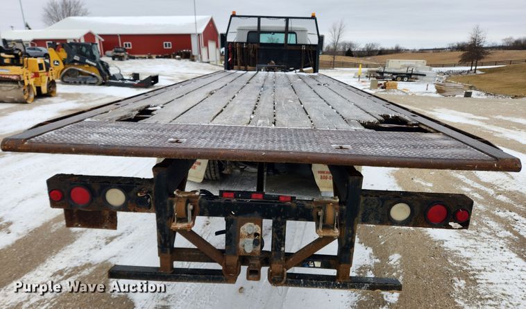 image for item KT9415 2001 International 4900  rollback truck