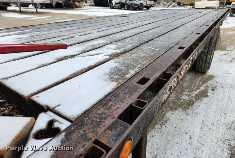 image for item KT9415 2001 International 4900  rollback truck