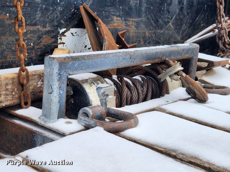 image for item KT9415 2001 International 4900  rollback truck