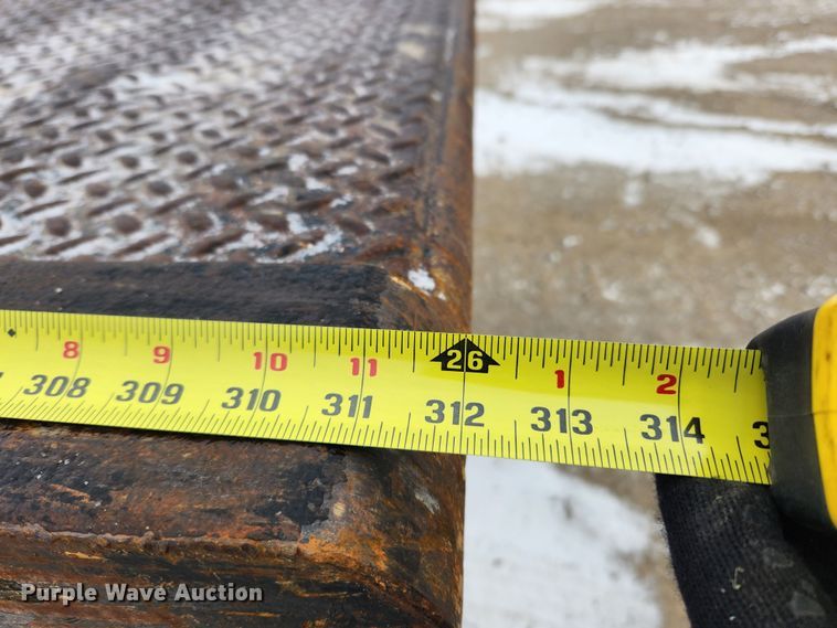 image for item KT9415 2001 International 4900  rollback truck