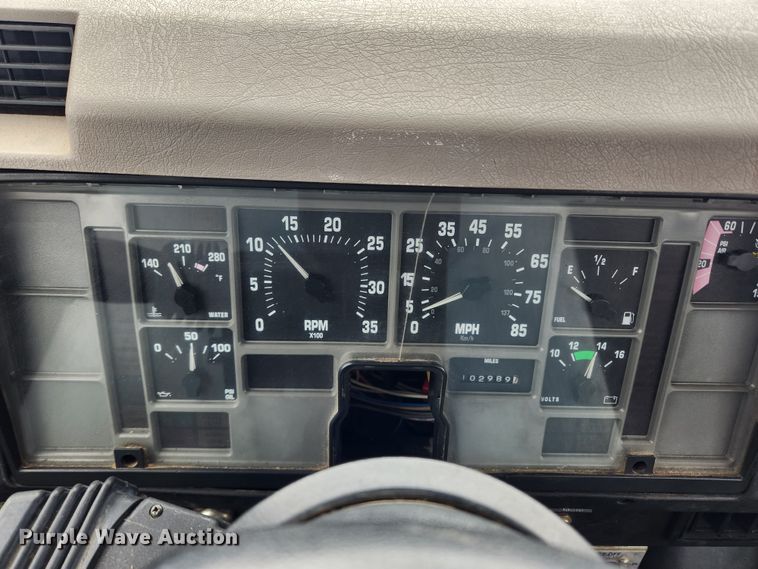 image for item KT9415 2001 International 4900  rollback truck