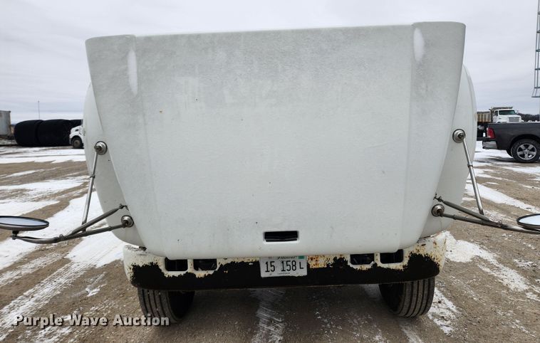 image for item KT9415 2001 International 4900  rollback truck