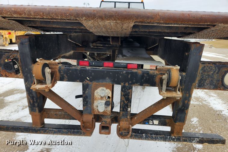 image for item KT9415 2001 International 4900  rollback truck