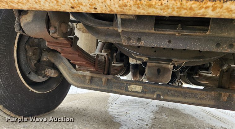 image for item KT9415 2001 International 4900  rollback truck