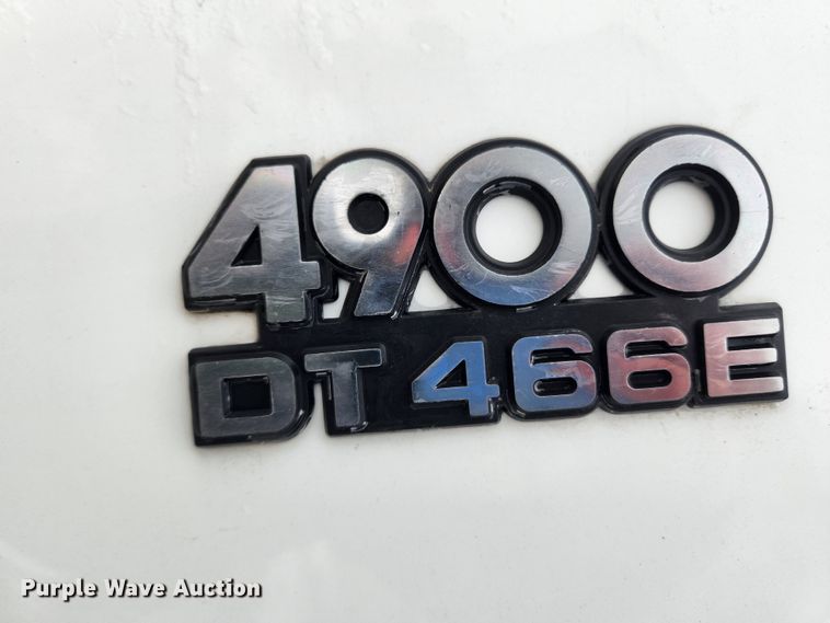 image for item KT9415 2001 International 4900  rollback truck