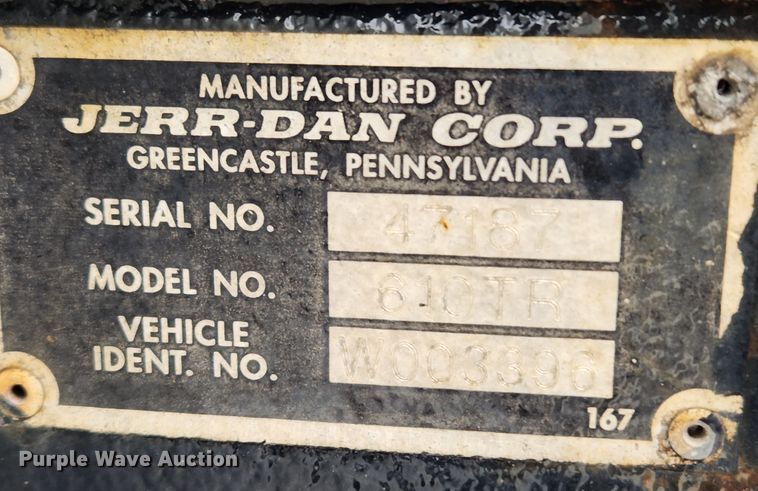 image for item KT9415 2001 International 4900  rollback truck