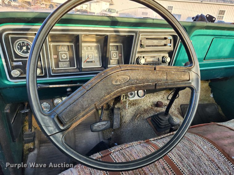 image for item KT9448 1976 Ford F250  pickup truck
