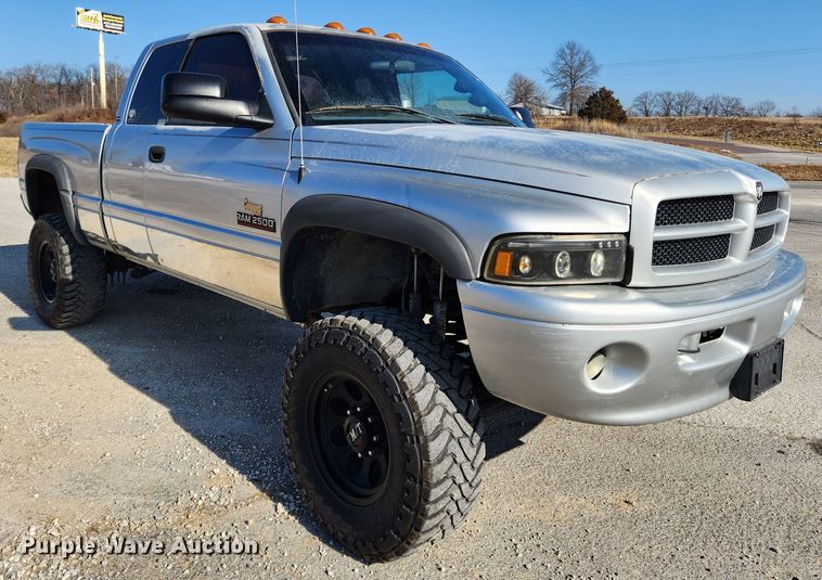 image for item KT9452 2002 Dodge Ram 2500  Quad Cab pickup truck