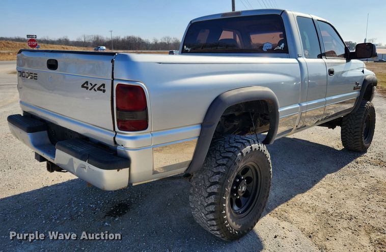 image for item KT9452 2002 Dodge Ram 2500  Quad Cab pickup truck
