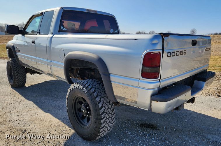 image for item KT9452 2002 Dodge Ram 2500  Quad Cab pickup truck