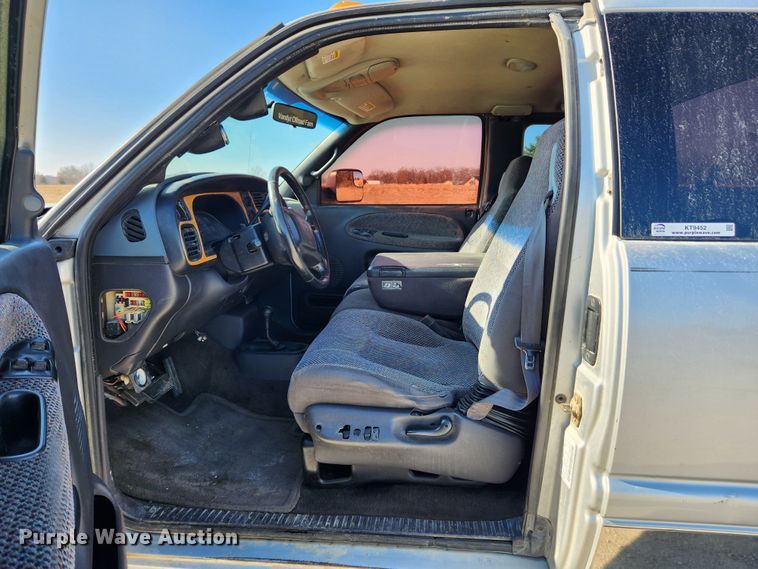 image for item KT9452 2002 Dodge Ram 2500  Quad Cab pickup truck