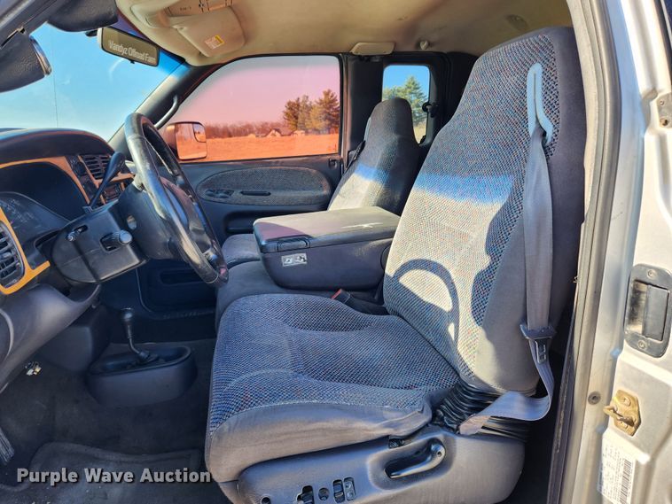 image for item KT9452 2002 Dodge Ram 2500  Quad Cab pickup truck