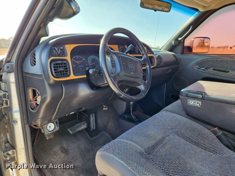 image for item KT9452 2002 Dodge Ram 2500  Quad Cab pickup truck