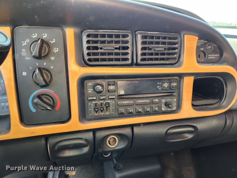 image for item KT9452 2002 Dodge Ram 2500  Quad Cab pickup truck