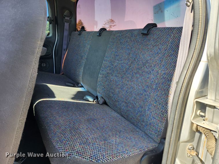 image for item KT9452 2002 Dodge Ram 2500  Quad Cab pickup truck