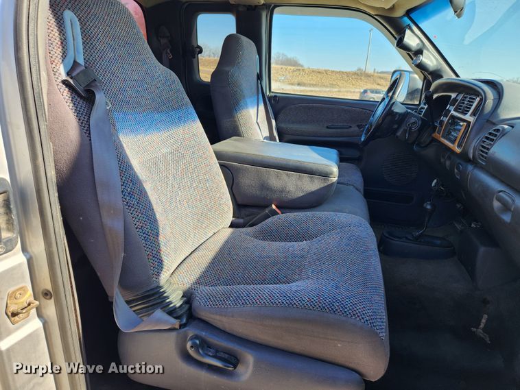 image for item KT9452 2002 Dodge Ram 2500  Quad Cab pickup truck