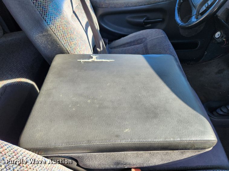 image for item KT9452 2002 Dodge Ram 2500  Quad Cab pickup truck