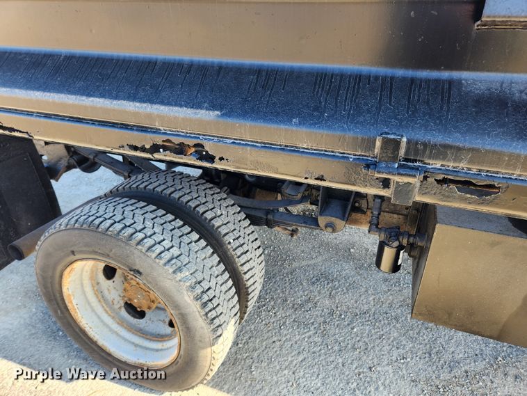 image for item KT9454 2003 Ford F450 Super Duty XL  dump flatbed truck