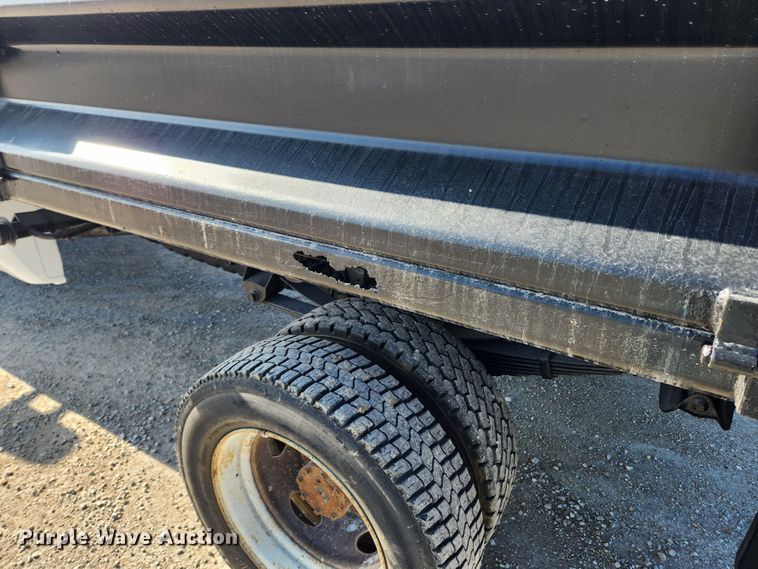 image for item KT9454 2003 Ford F450 Super Duty XL  dump flatbed truck