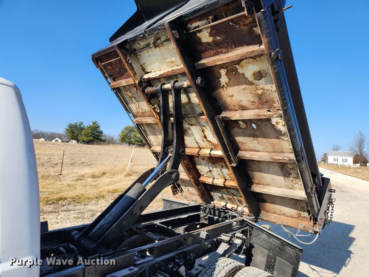 image for item KT9454 2003 Ford F450 Super Duty XL  dump flatbed truck