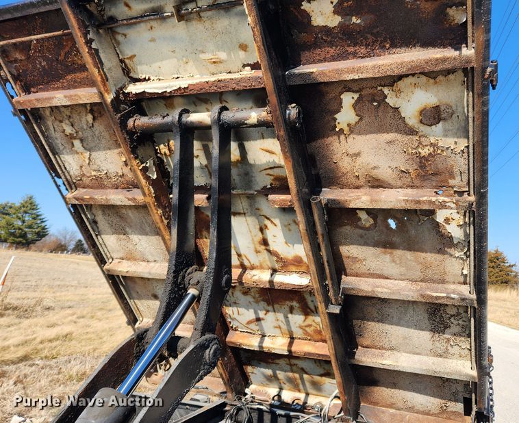 image for item KT9454 2003 Ford F450 Super Duty XL  dump flatbed truck