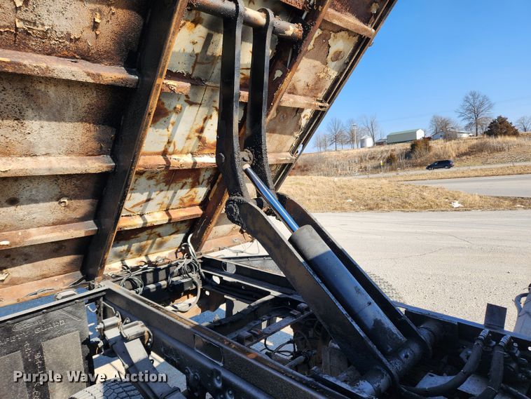 image for item KT9454 2003 Ford F450 Super Duty XL  dump flatbed truck