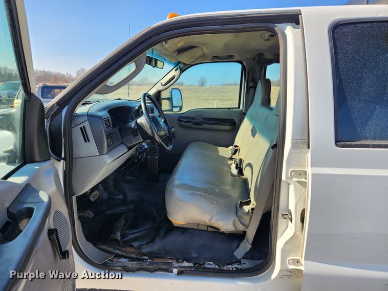 image for item KT9454 2003 Ford F450 Super Duty XL  dump flatbed truck