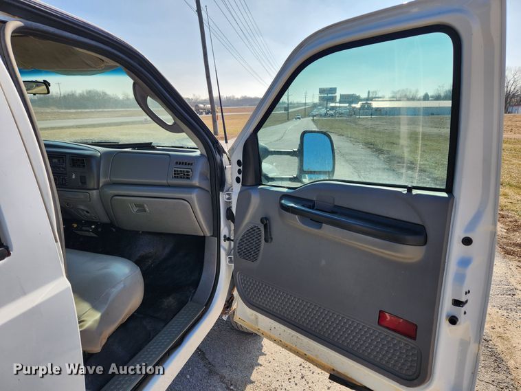 image for item KT9454 2003 Ford F450 Super Duty XL  dump flatbed truck