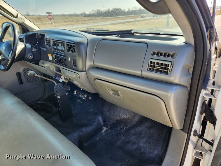 image for item KT9454 2003 Ford F450 Super Duty XL  dump flatbed truck