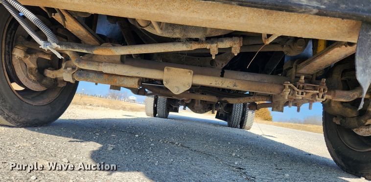 image for item KT9454 2003 Ford F450 Super Duty XL  dump flatbed truck