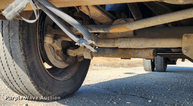 image for item KT9454 2003 Ford F450 Super Duty XL  dump flatbed truck