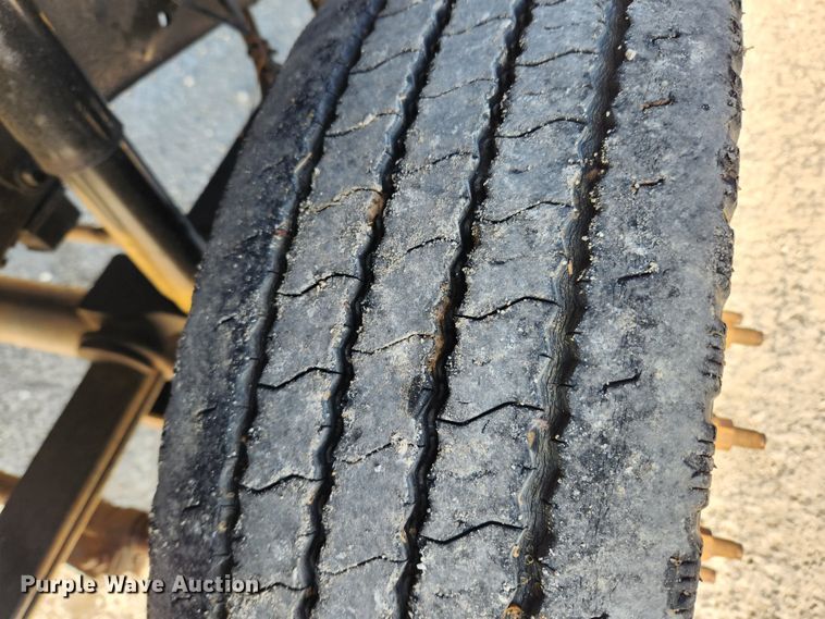 image for item KT9454 2003 Ford F450 Super Duty XL  dump flatbed truck