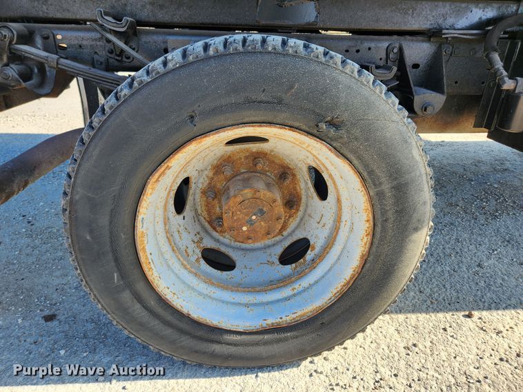 image for item KT9454 2003 Ford F450 Super Duty XL  dump flatbed truck