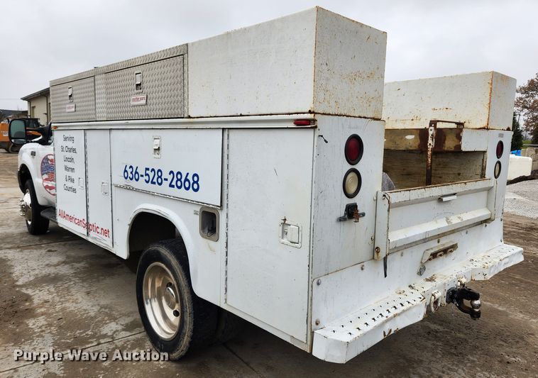 image for item KT9562 1999 Ford F450 Super Duty XLT  utility / service truck