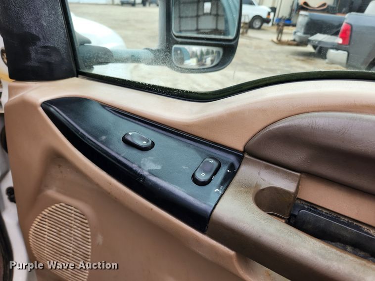 image for item KT9562 1999 Ford F450 Super Duty XLT  utility / service truck