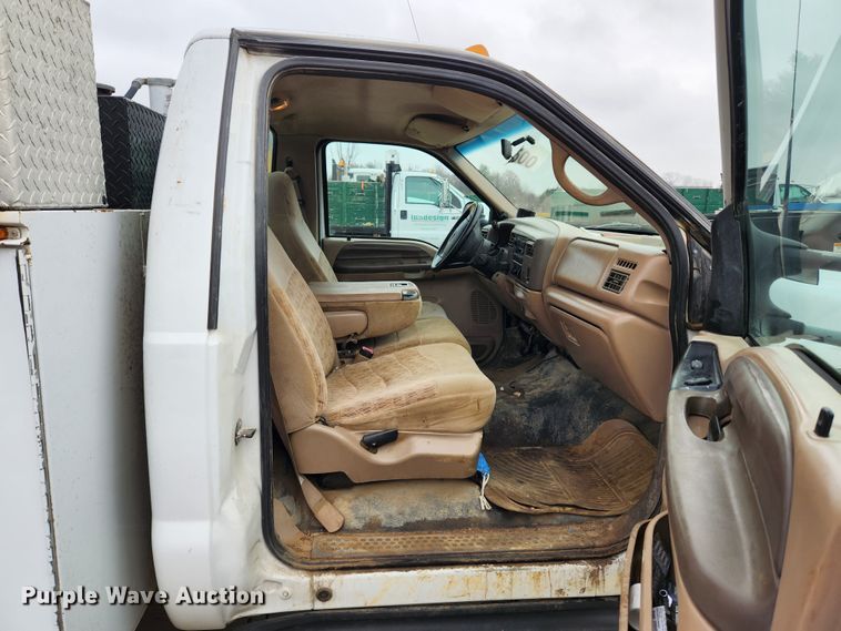 image for item KT9562 1999 Ford F450 Super Duty XLT  utility / service truck