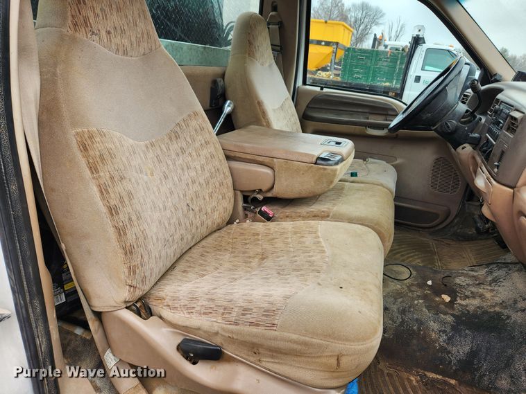 image for item KT9562 1999 Ford F450 Super Duty XLT  utility / service truck