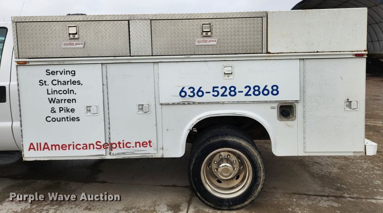 image for item KT9562 1999 Ford F450 Super Duty XLT  utility / service truck