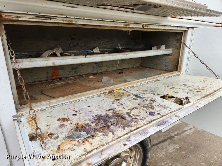 image for item KT9562 1999 Ford F450 Super Duty XLT  utility / service truck