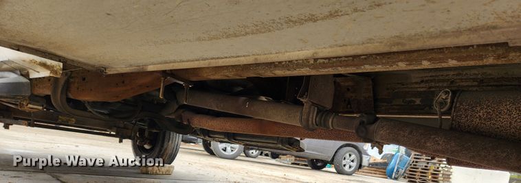 image for item KT9562 1999 Ford F450 Super Duty XLT  utility / service truck