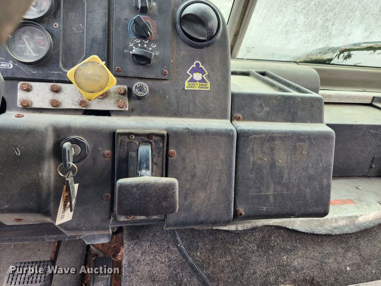 image for item KT9600 2000 Freightliner MT45  delivery van