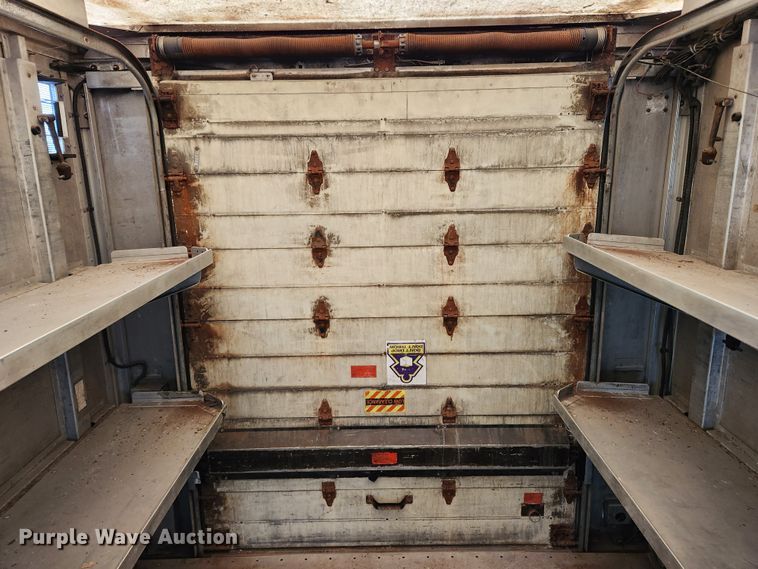 image for item KT9600 2000 Freightliner MT45  delivery van