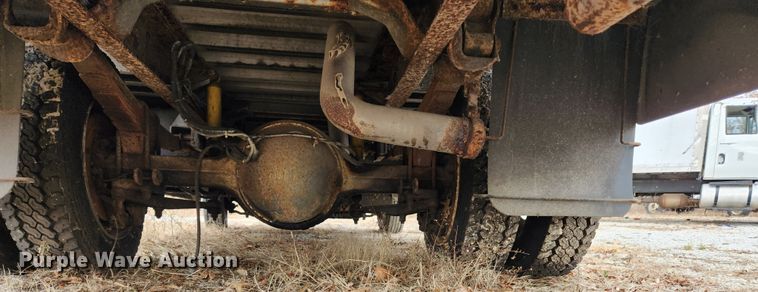 image for item KT9600 2000 Freightliner MT45  delivery van