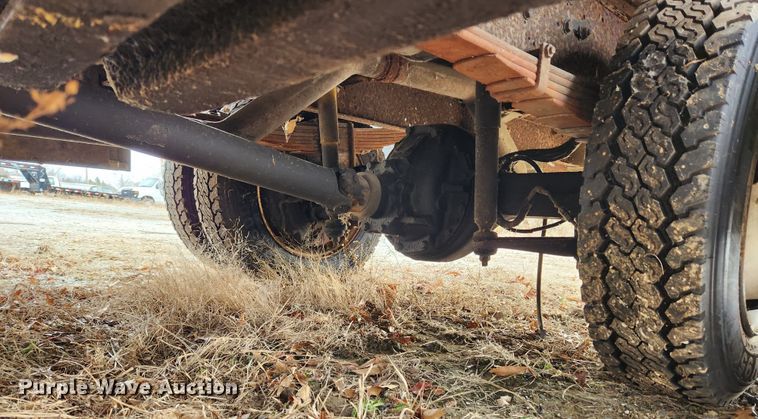 image for item KT9600 2000 Freightliner MT45  delivery van