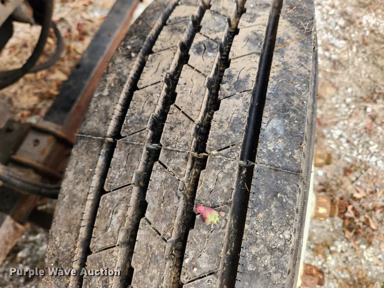 image for item KT9600 2000 Freightliner MT45  delivery van