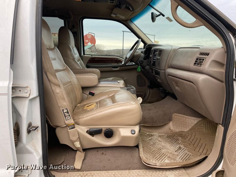 image for item KV9747 2000 Ford Excursion  SUV