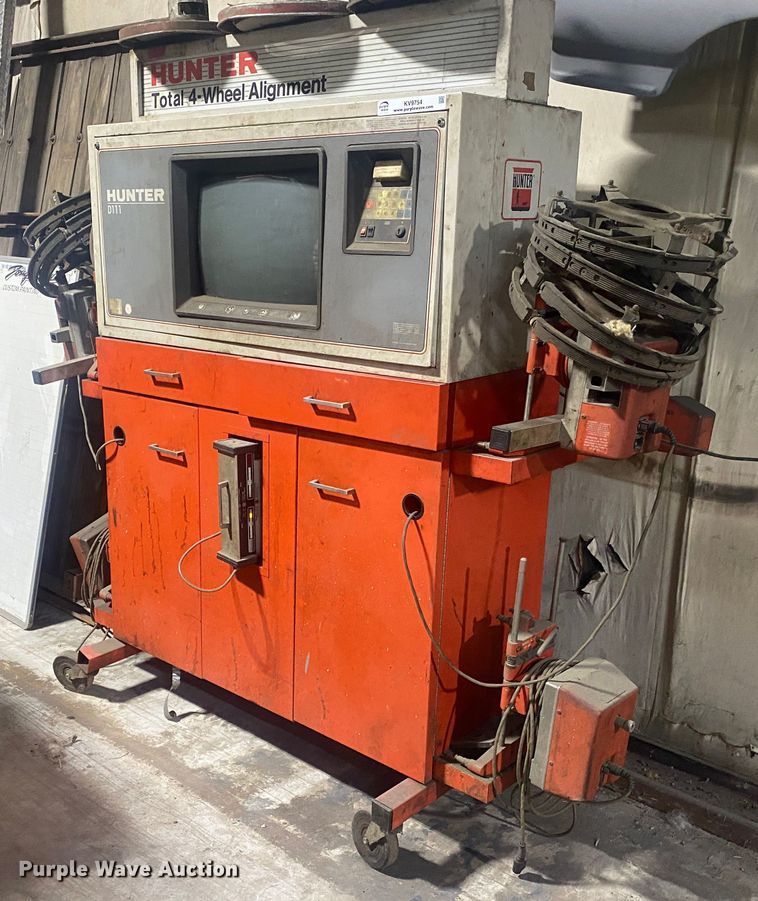 image for item KV9754 Hunter D111   alignment machine